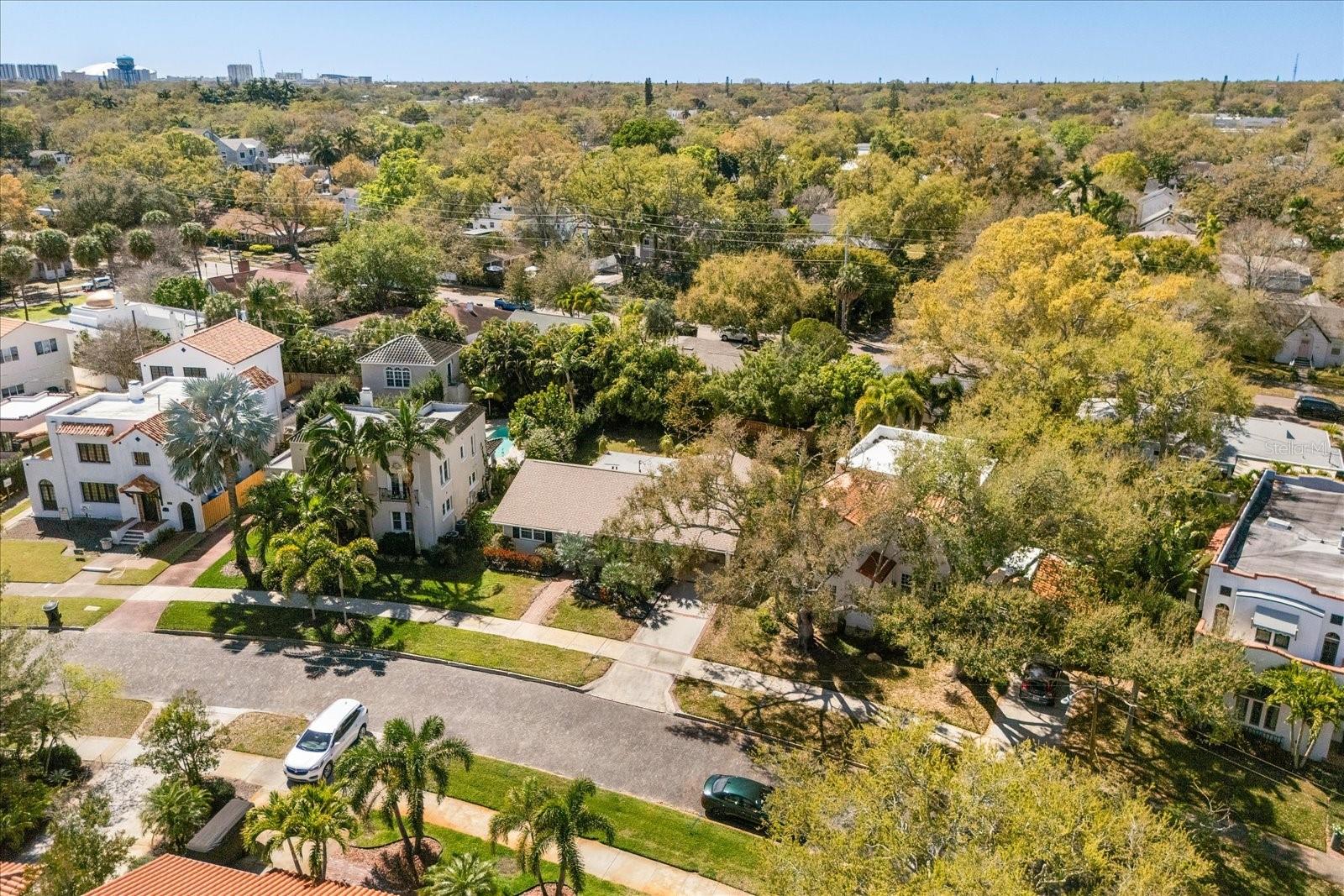 2400 ANDALUSIA Way ST PETERSBURG, FL 33704