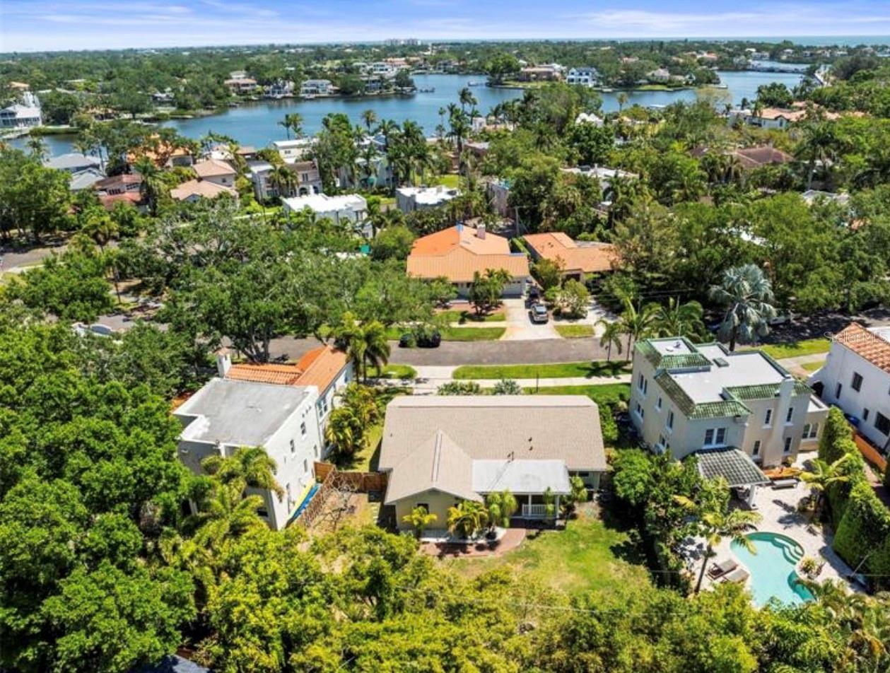 2400 ANDALUSIA Way ST PETERSBURG, FL 33704