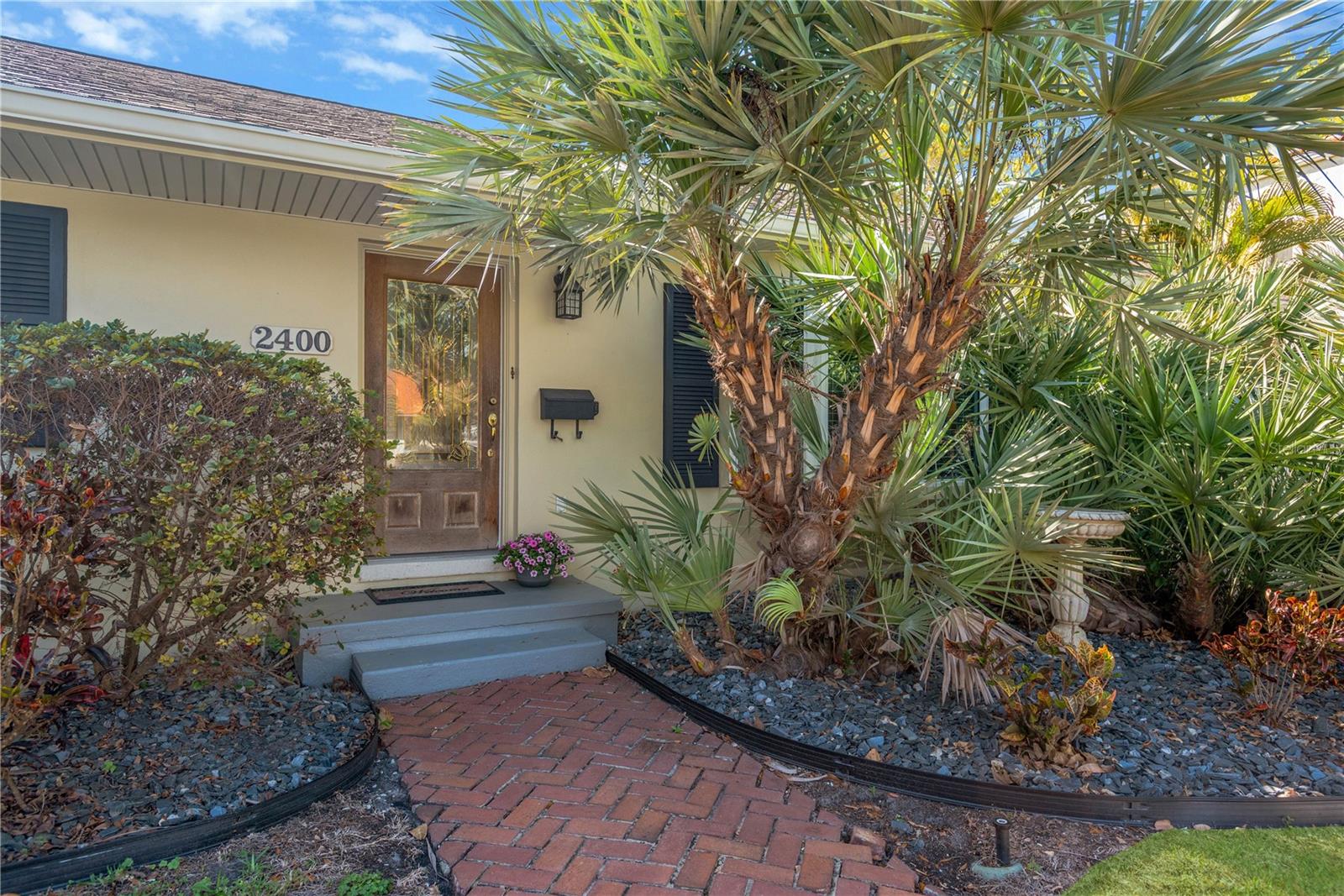 2400 ANDALUSIA Way ST PETERSBURG, FL 33704