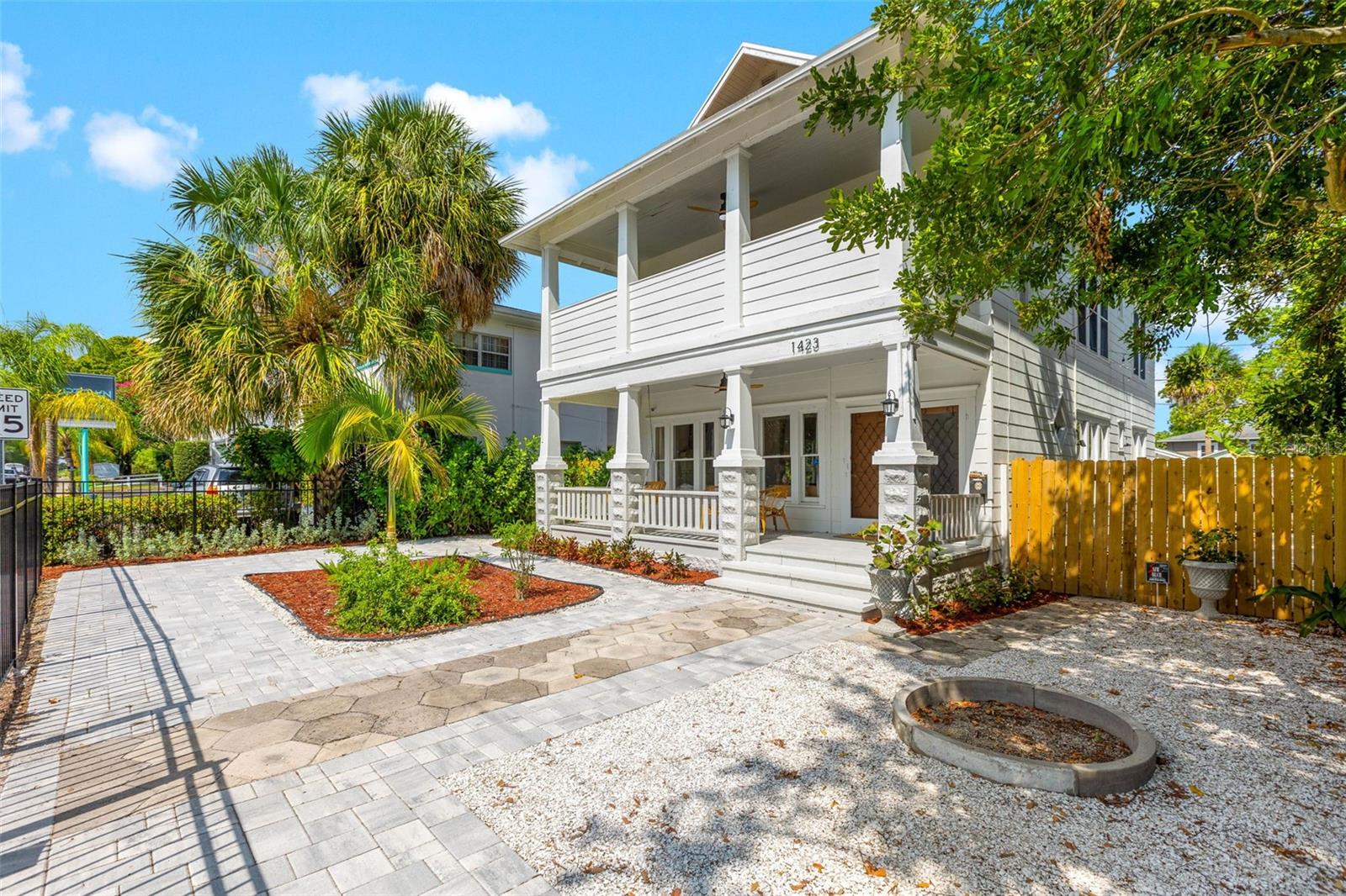 1423 Dr MARTIN LUTHER KING JR St ST PETERSBURG, FL 33704