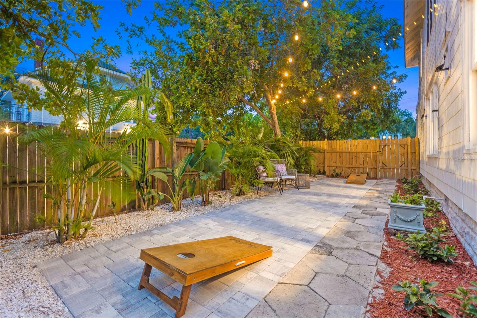 1423 Dr MARTIN LUTHER KING JR St ST PETERSBURG, FL 33704