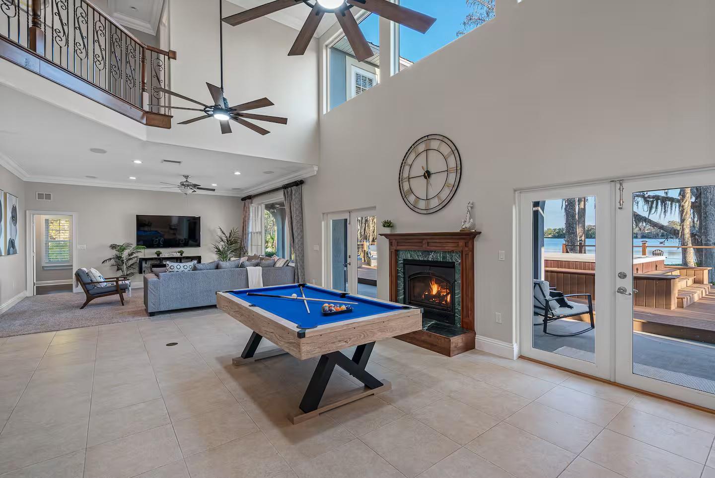 151 LAKESIDE Dr SANFORD, FL 32773