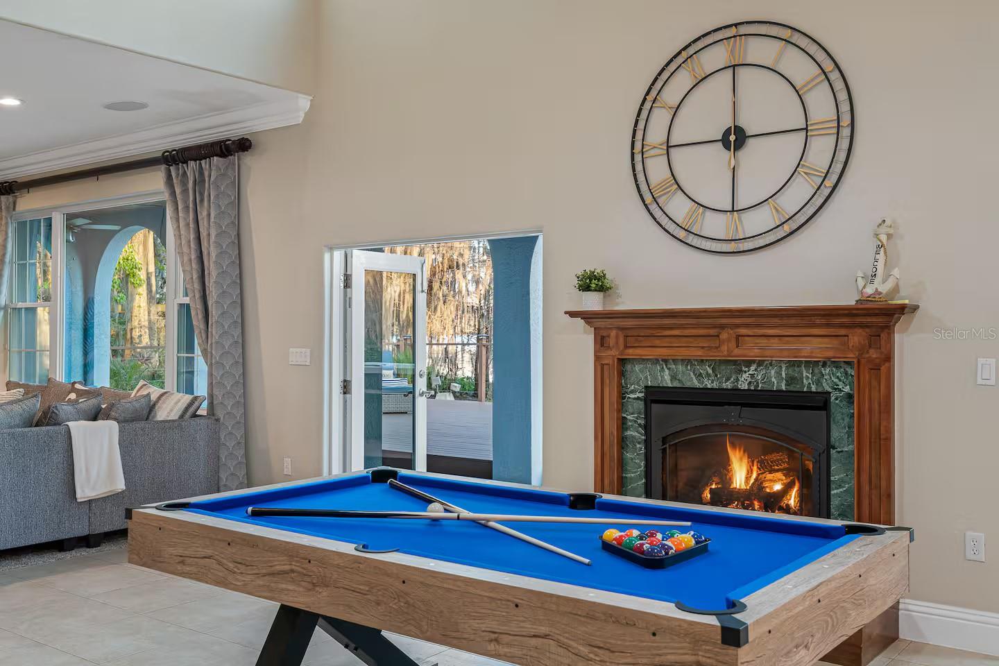 151 LAKESIDE Dr SANFORD, FL 32773