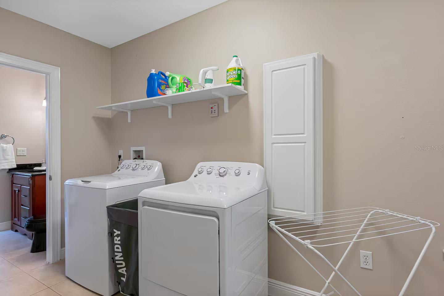 151 LAKESIDE Dr SANFORD, FL 32773