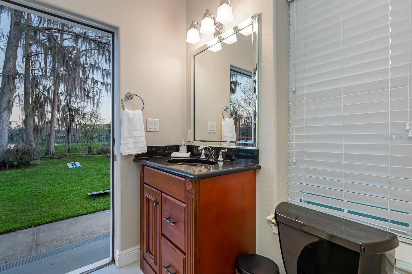 151 LAKESIDE Dr SANFORD, FL 32773