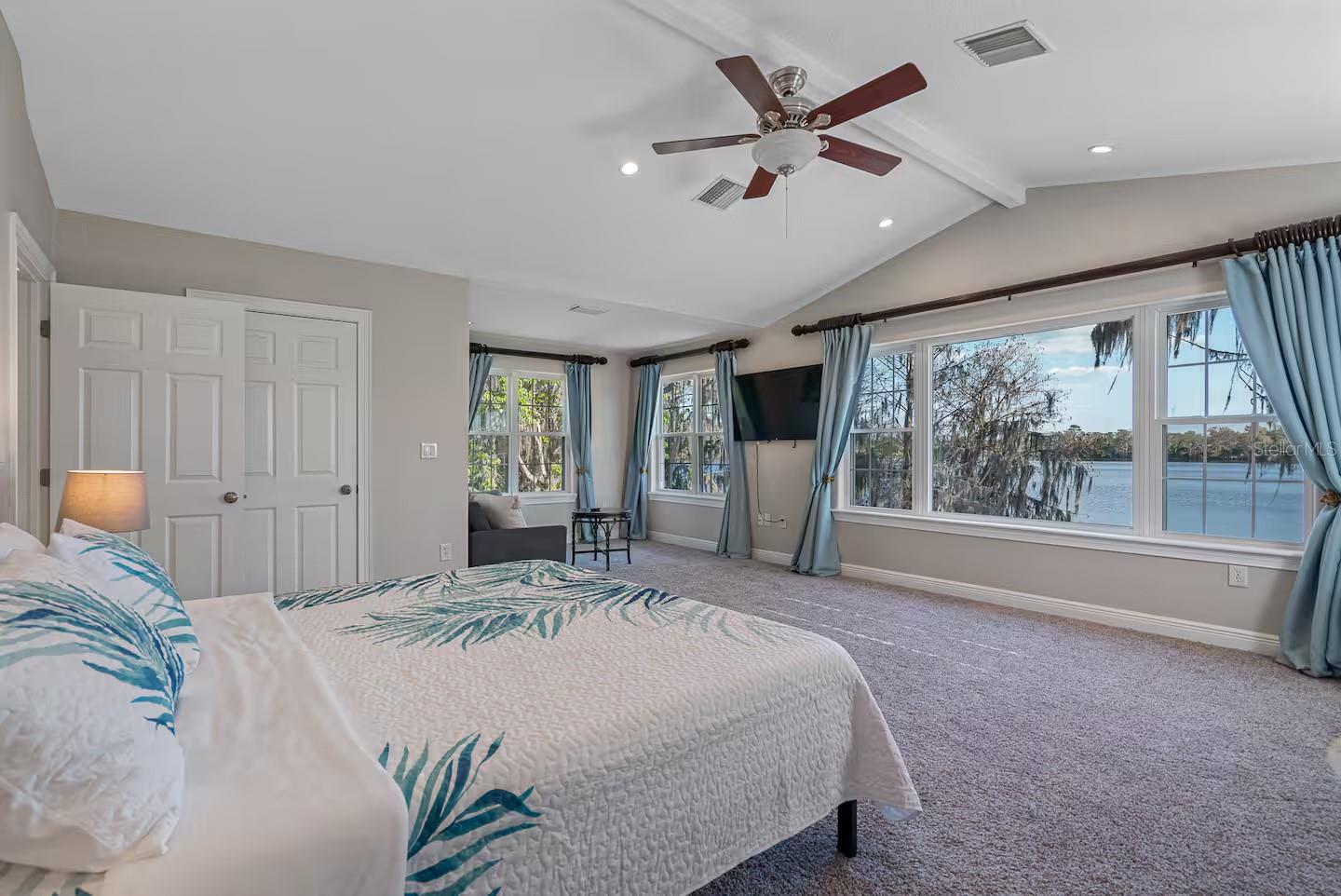 151 LAKESIDE Dr SANFORD, FL 32773