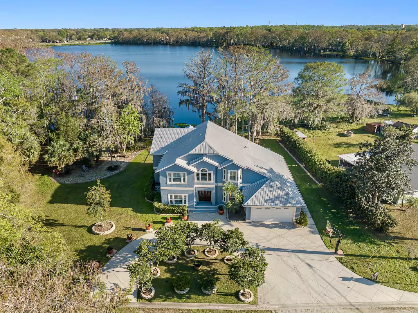 151 LAKESIDE Dr SANFORD, FL 32773