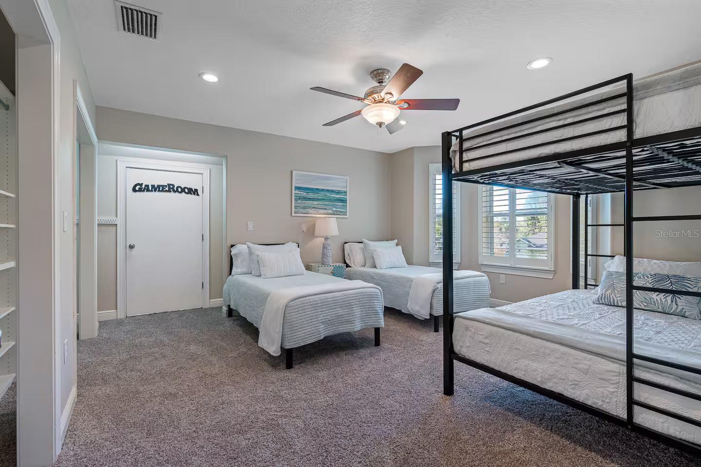 151 LAKESIDE Dr SANFORD, FL 32773