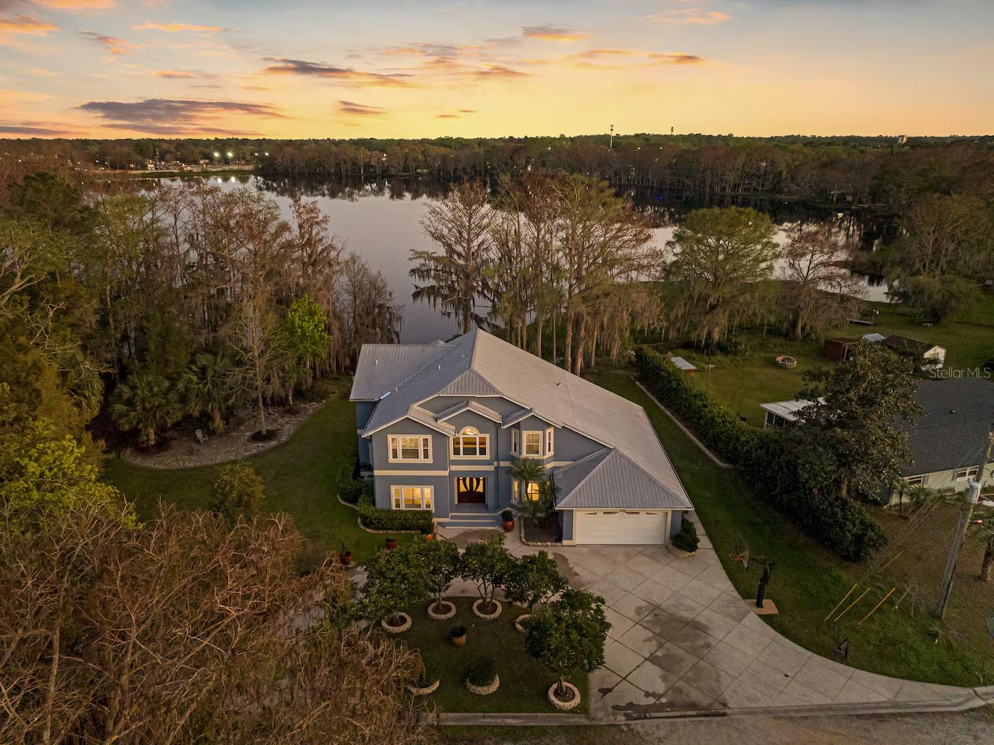 151 LAKESIDE Dr SANFORD, FL 32773