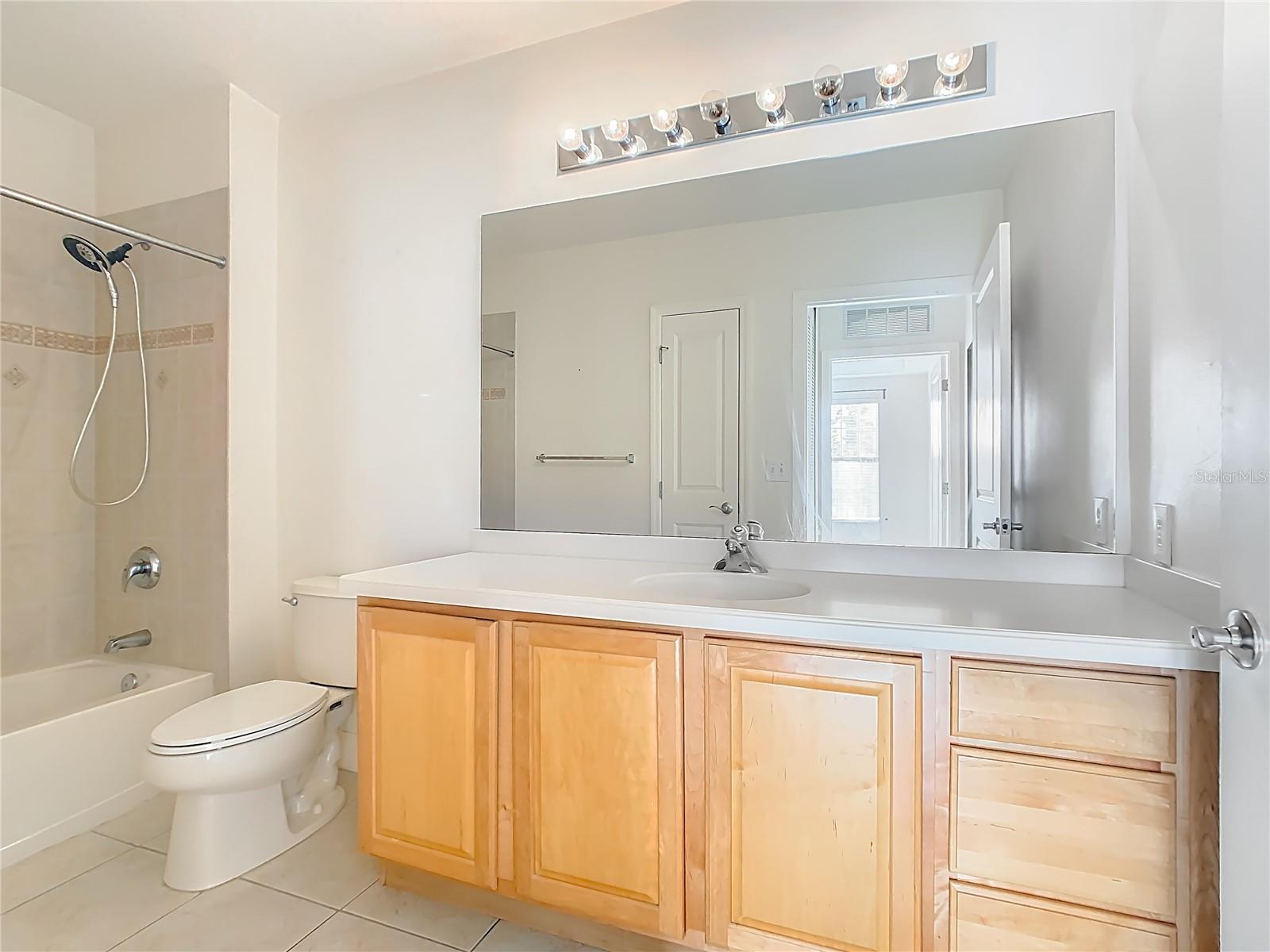 1210 VAUX Blvd #408 KISSIMMEE, FL 34747