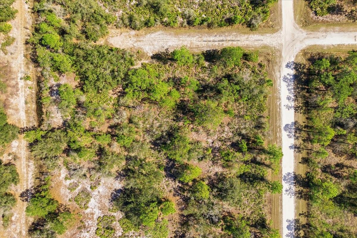 602 AZALEA Dr INDIAN LAKE ESTATES, FL 33855