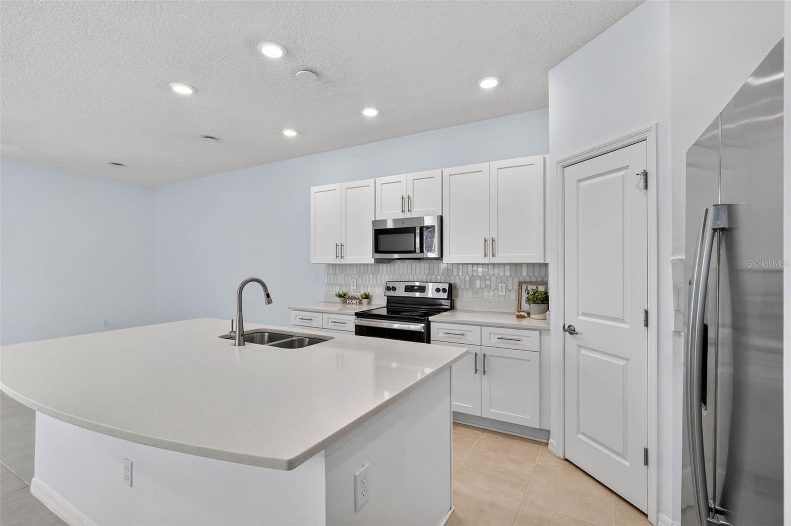 3583 DAVENPORT Crk Ct KISSIMMEE, FL 34746