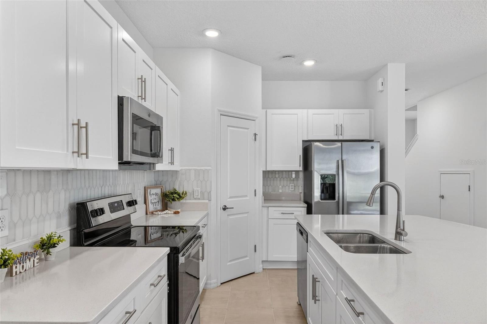 3583 DAVENPORT Crk Ct KISSIMMEE, FL 34746