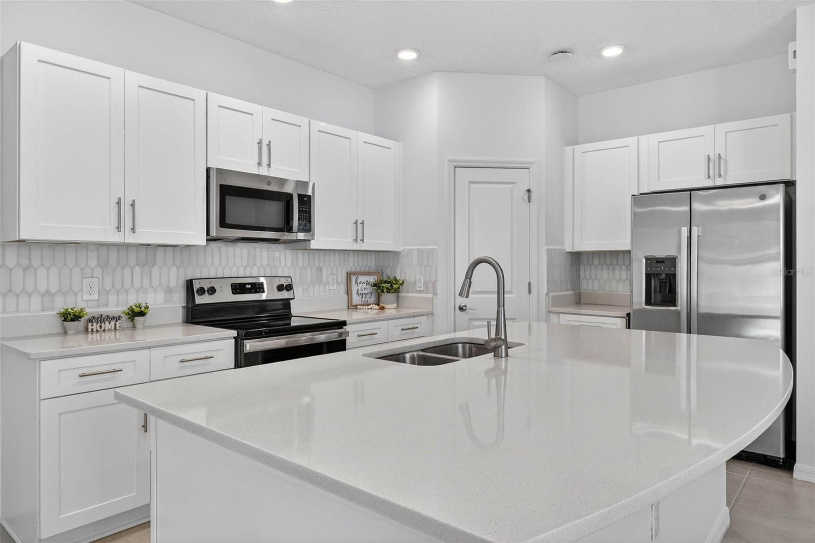 3583 DAVENPORT Crk Ct KISSIMMEE, FL 34746