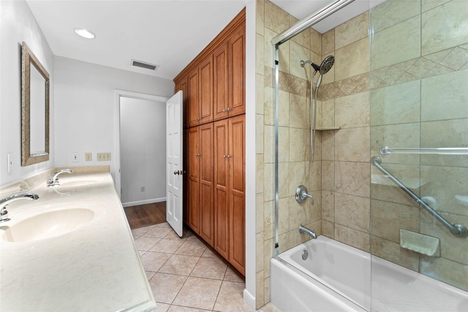 1222 MONTCALM St ORLANDO, FL 32806