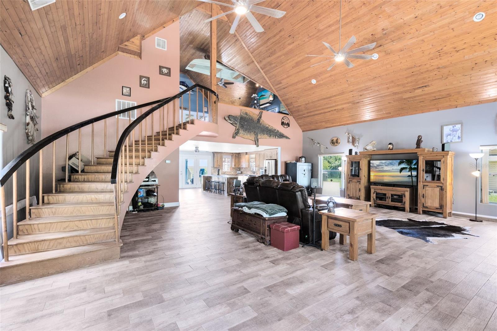 2541 RIDGEWAY Dr KISSIMMEE, FL 34746