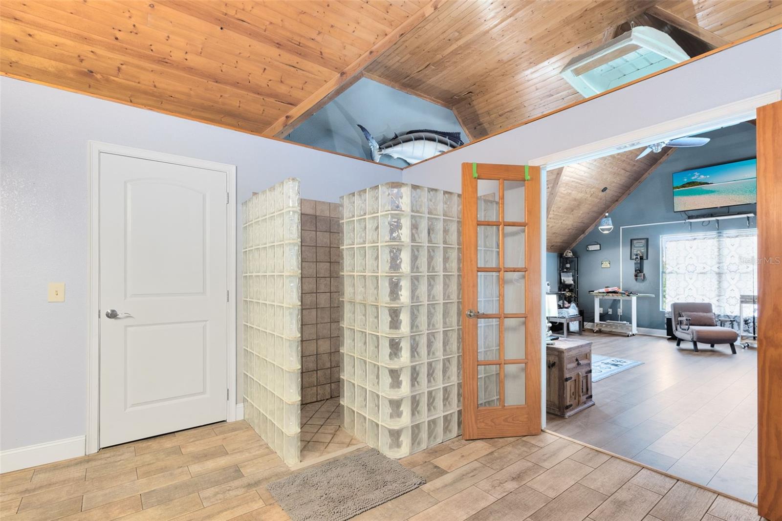 2541 RIDGEWAY Dr KISSIMMEE, FL 34746