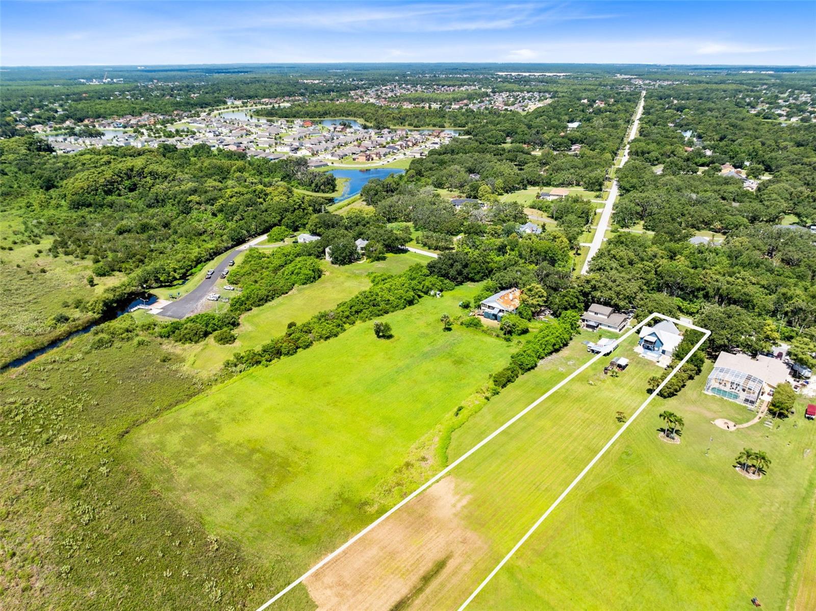 2541 RIDGEWAY Dr KISSIMMEE, FL 34746