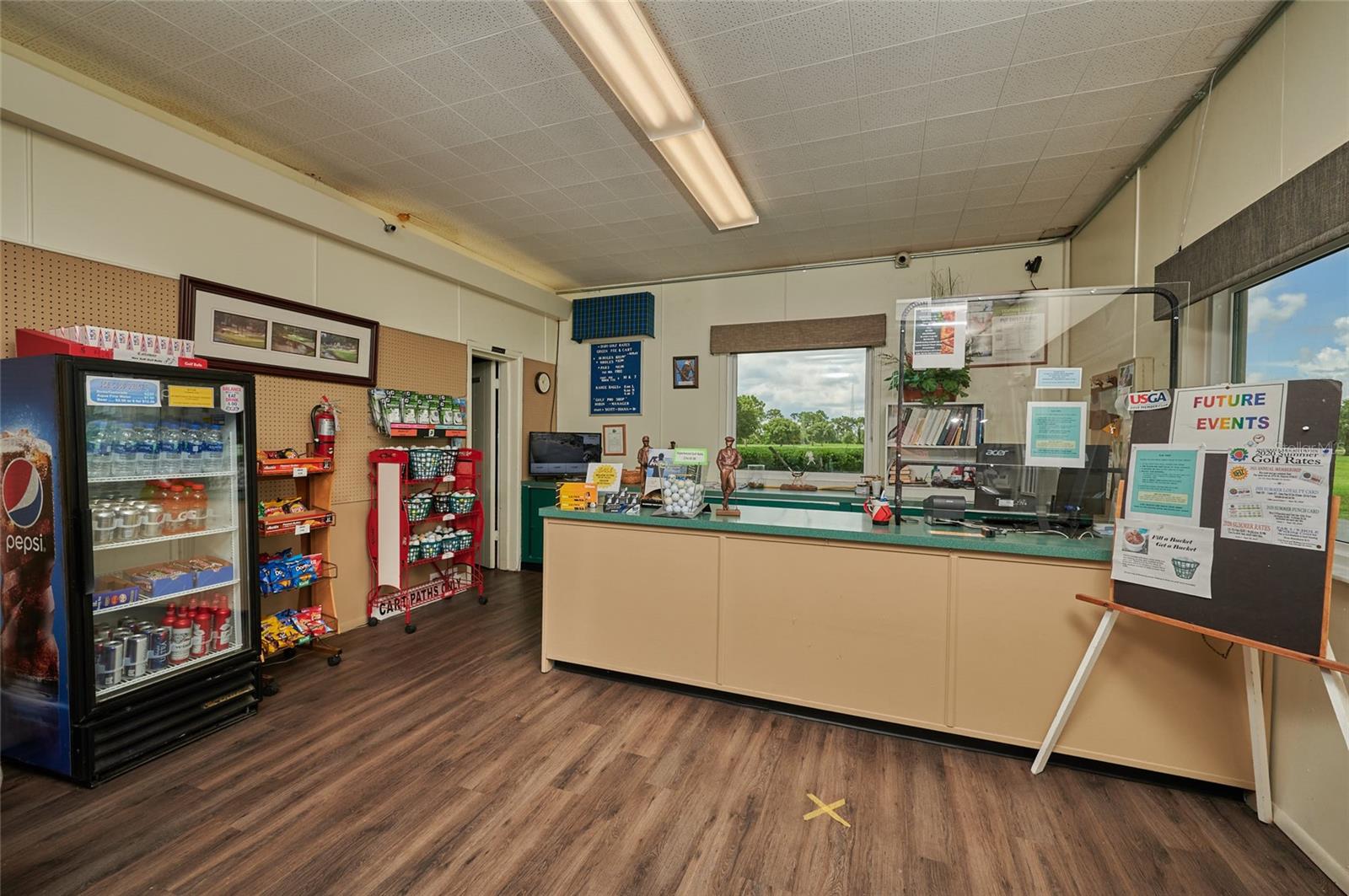 24 AMARYLLIS Dr INDIAN LAKE ESTATES, FL 33855