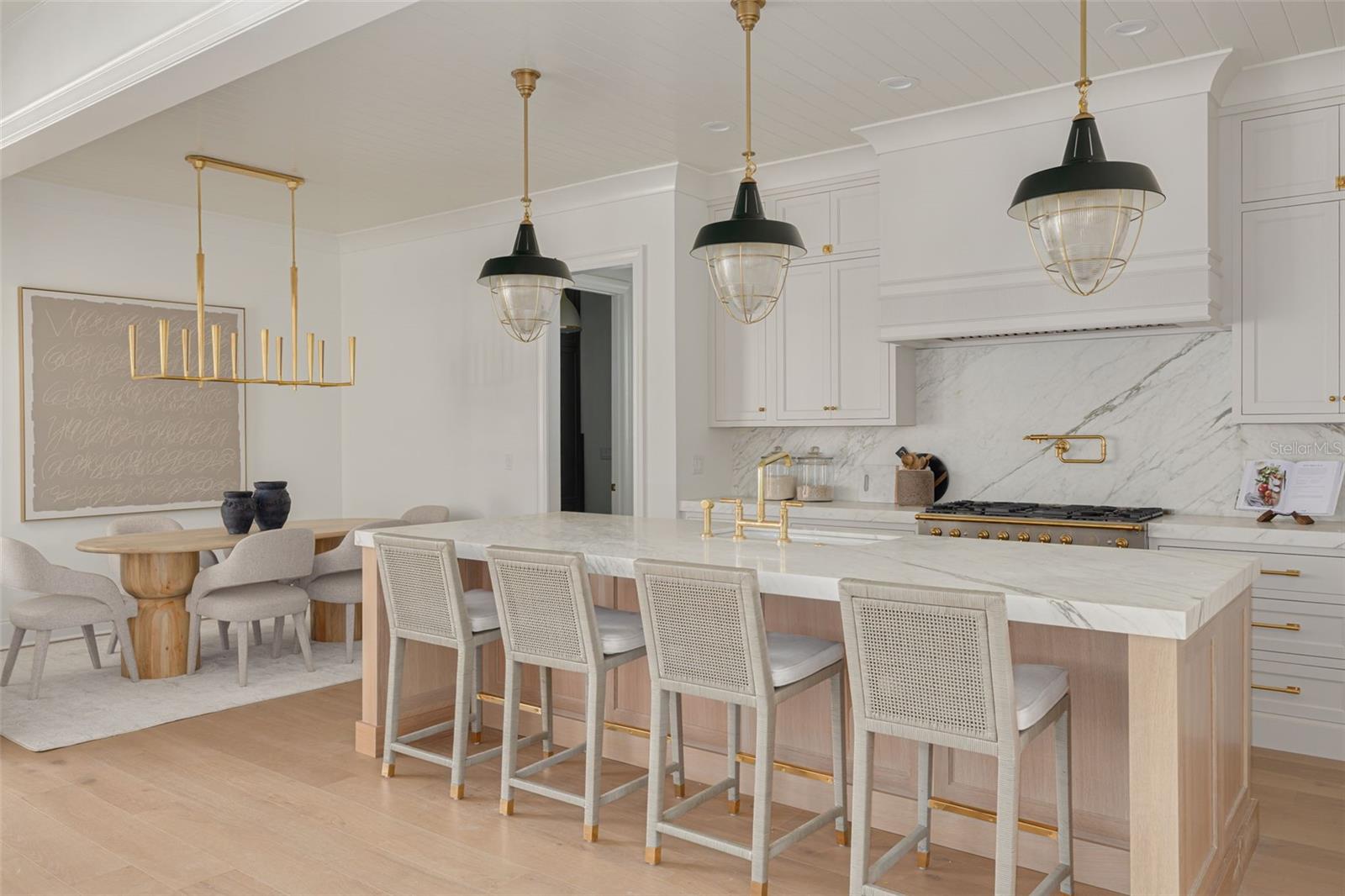 705 17TH Ave ST PETERSBURG, FL 33704