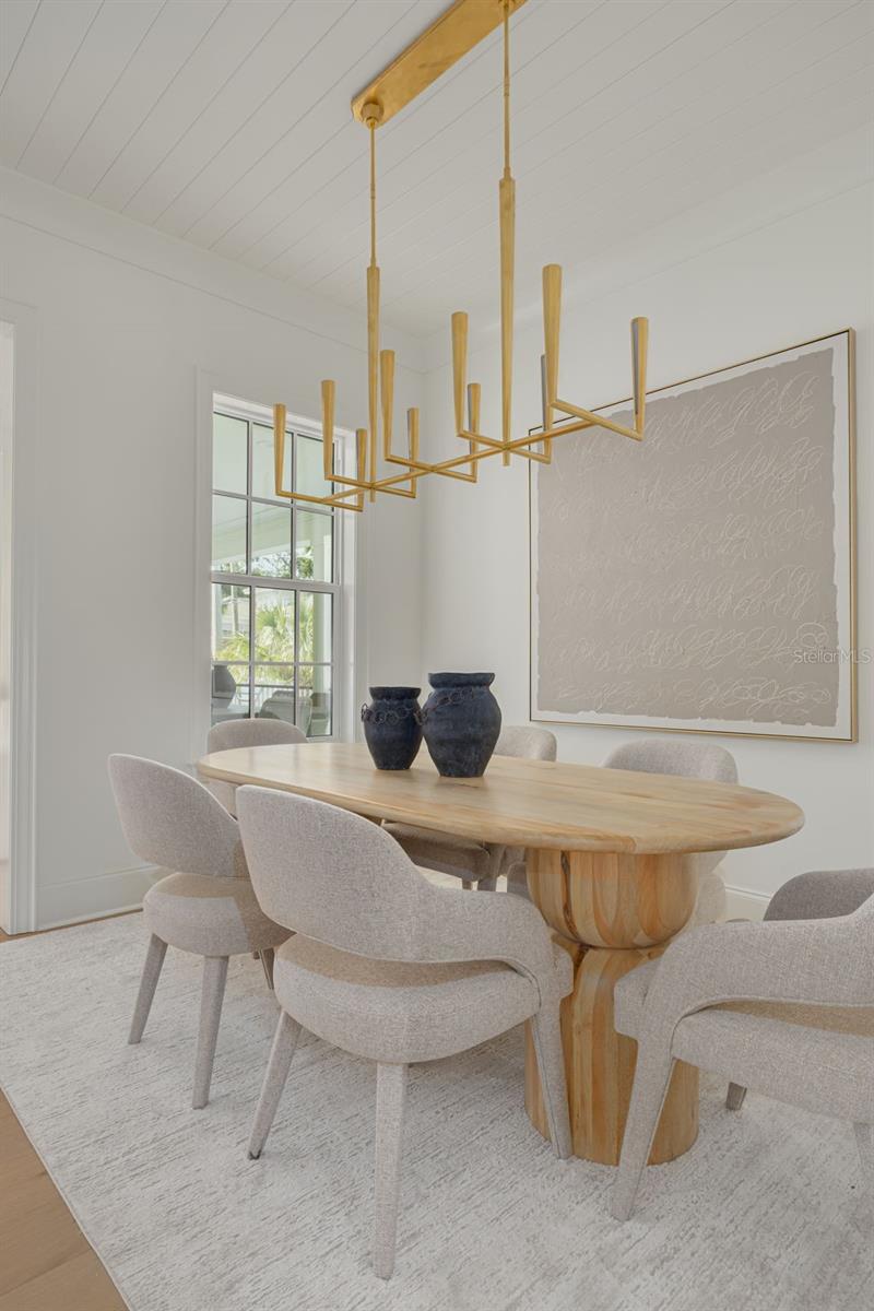 705 17TH Ave ST PETERSBURG, FL 33704