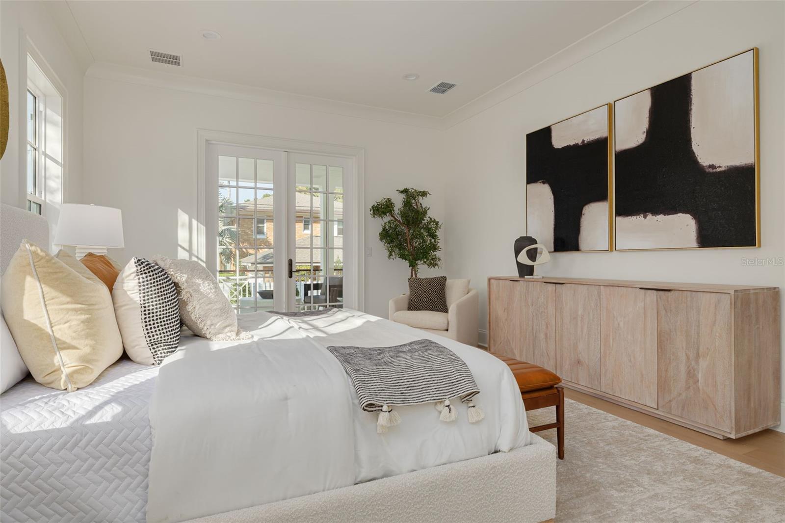 705 17TH Ave ST PETERSBURG, FL 33704