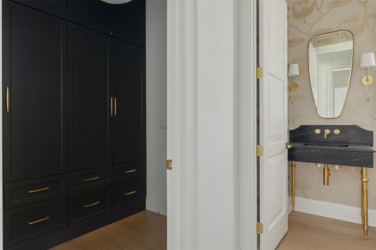 705 17TH Ave ST PETERSBURG, FL 33704