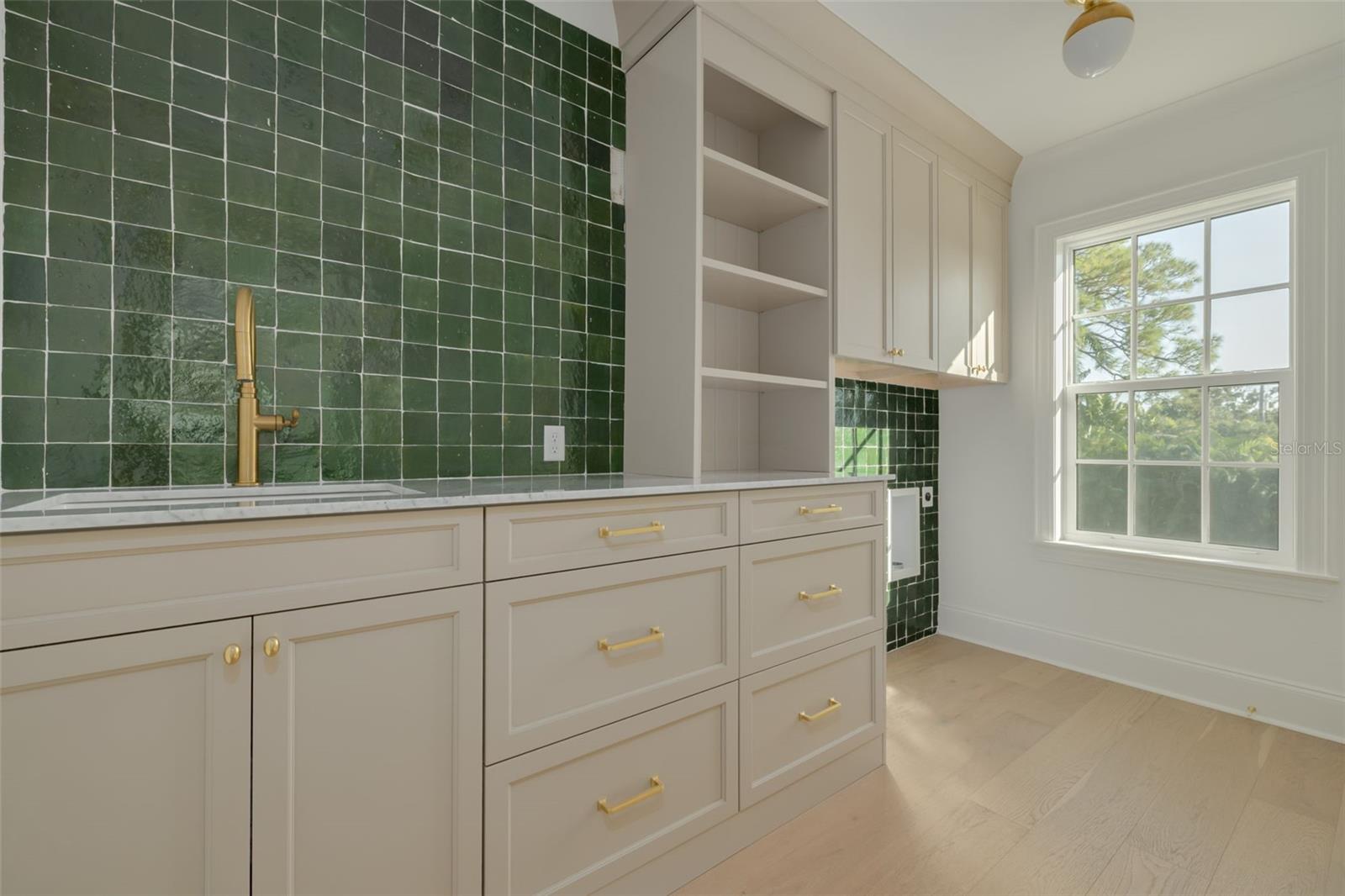 705 17TH Ave ST PETERSBURG, FL 33704