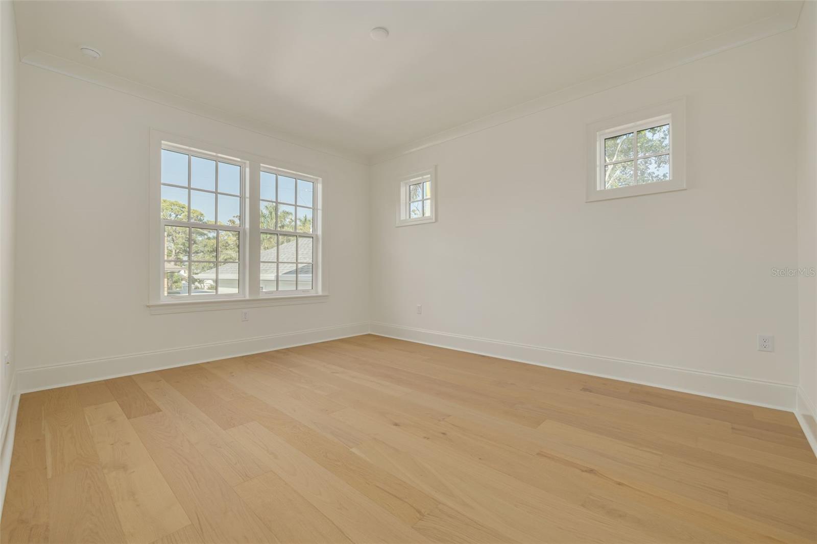 705 17TH Ave ST PETERSBURG, FL 33704