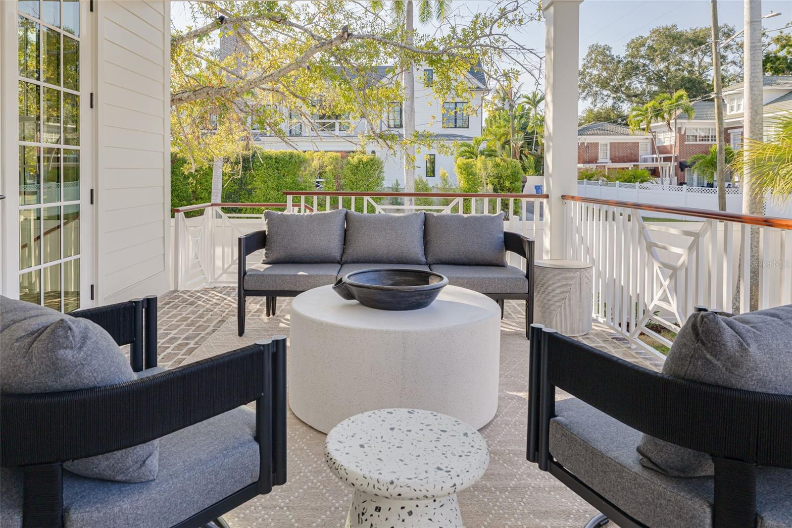 705 17TH Ave ST PETERSBURG, FL 33704