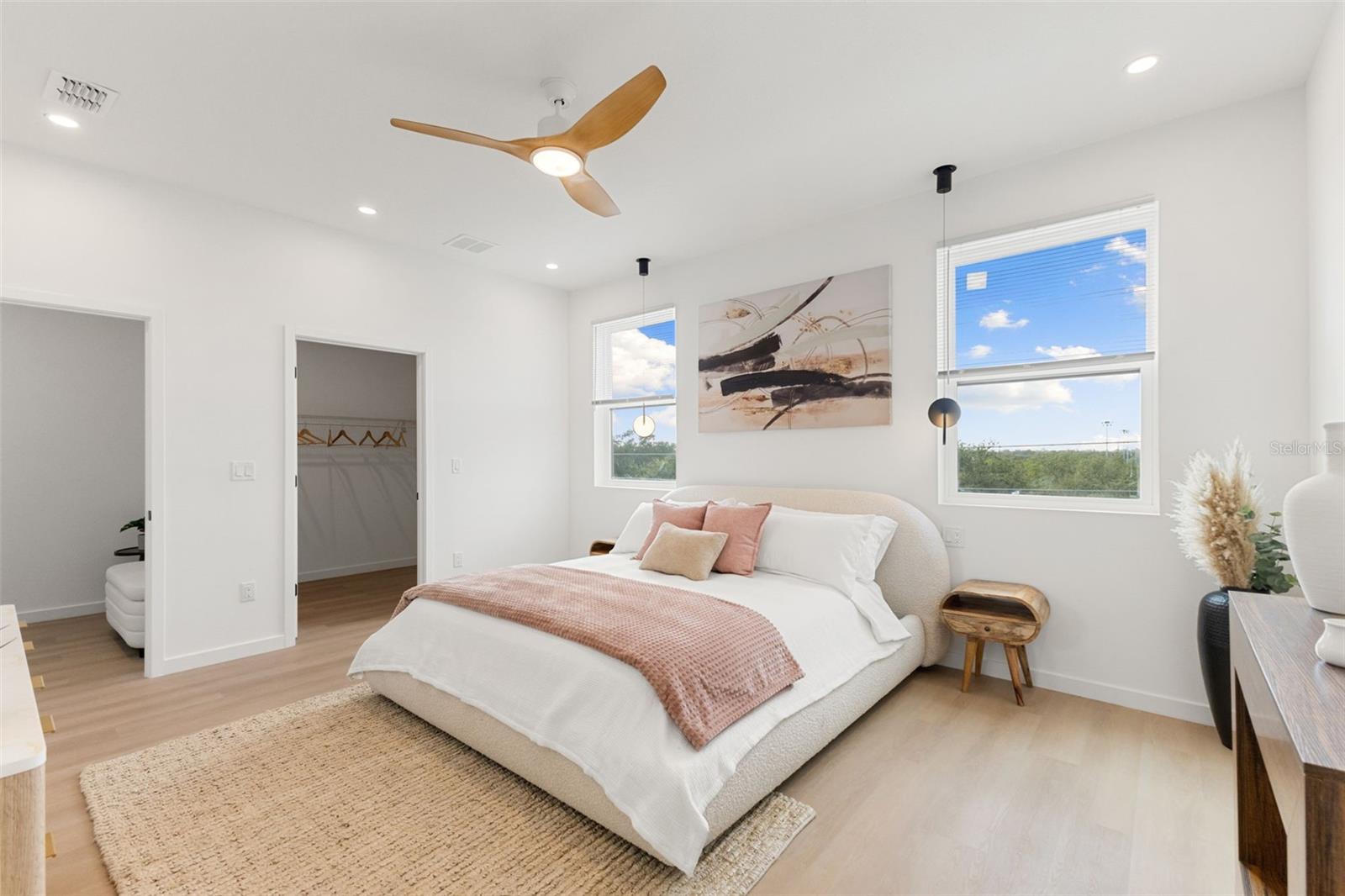 2104 4TH St ST PETERSBURG, FL 33705