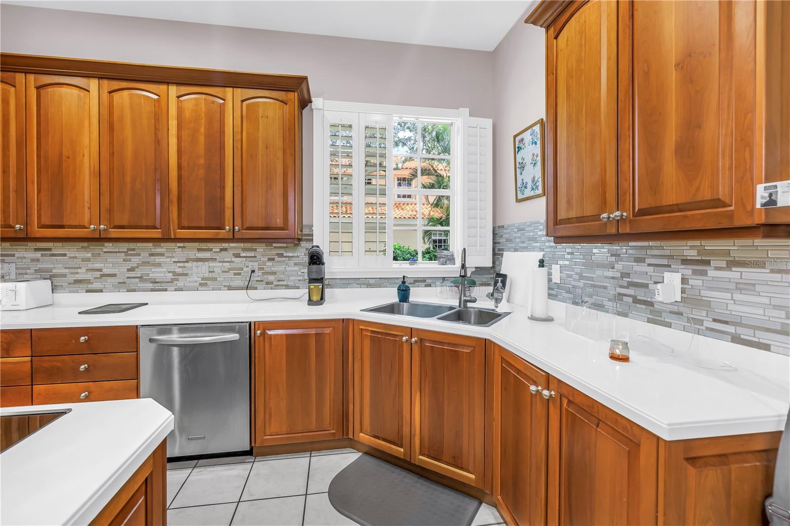 4930 SANDPIPER Ln ST PETERSBURG, FL 33711