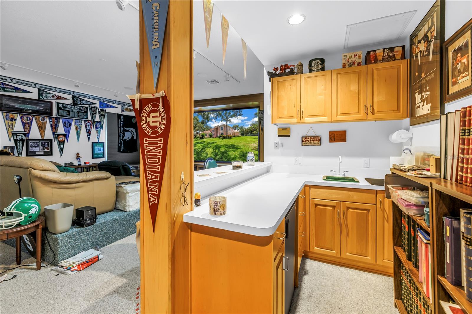 4930 SANDPIPER Ln ST PETERSBURG, FL 33711