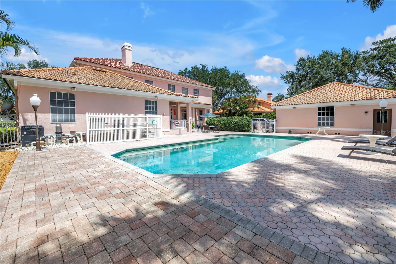 4930 SANDPIPER Ln ST PETERSBURG, FL 33711