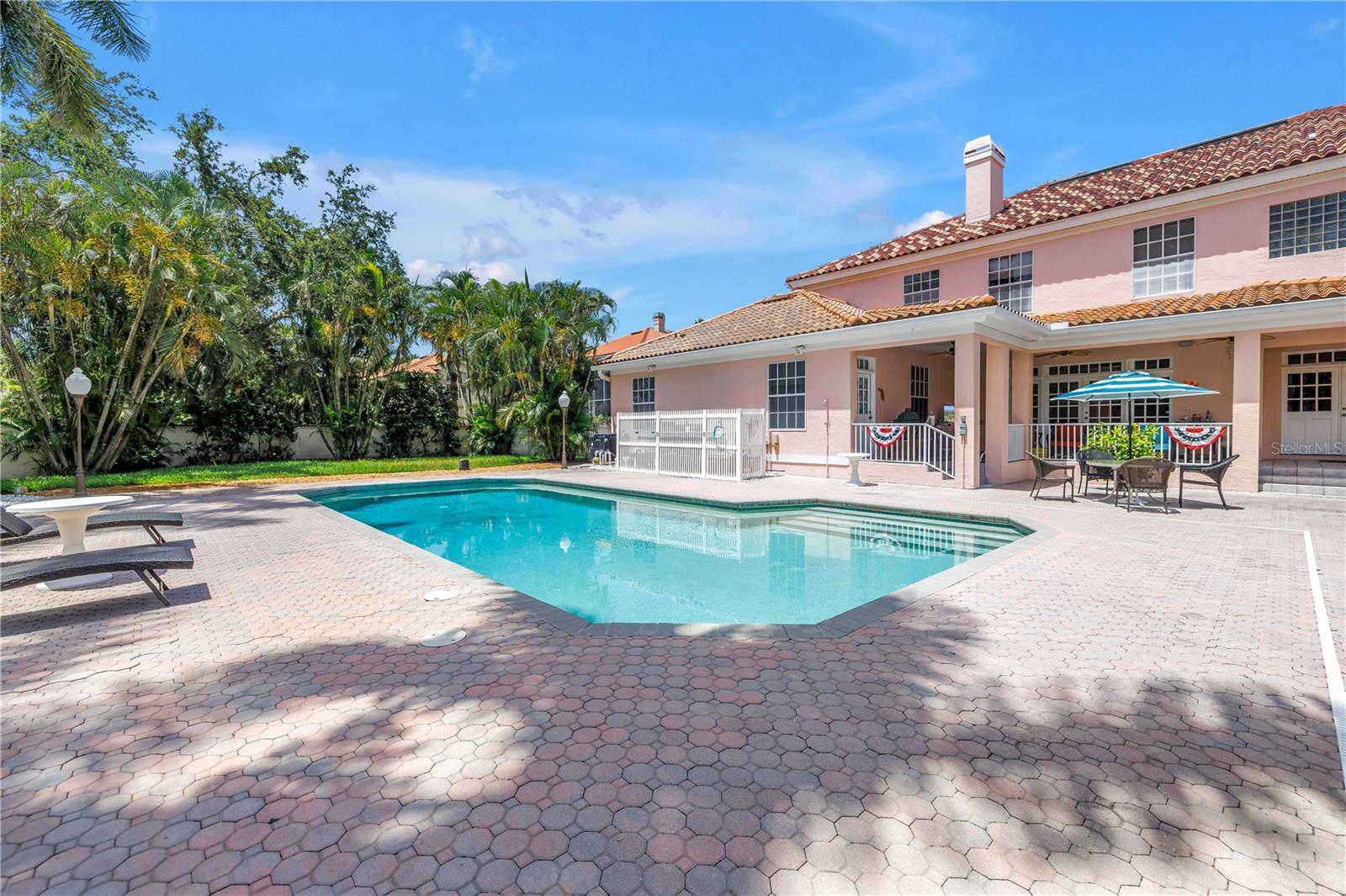 4930 SANDPIPER Ln ST PETERSBURG, FL 33711