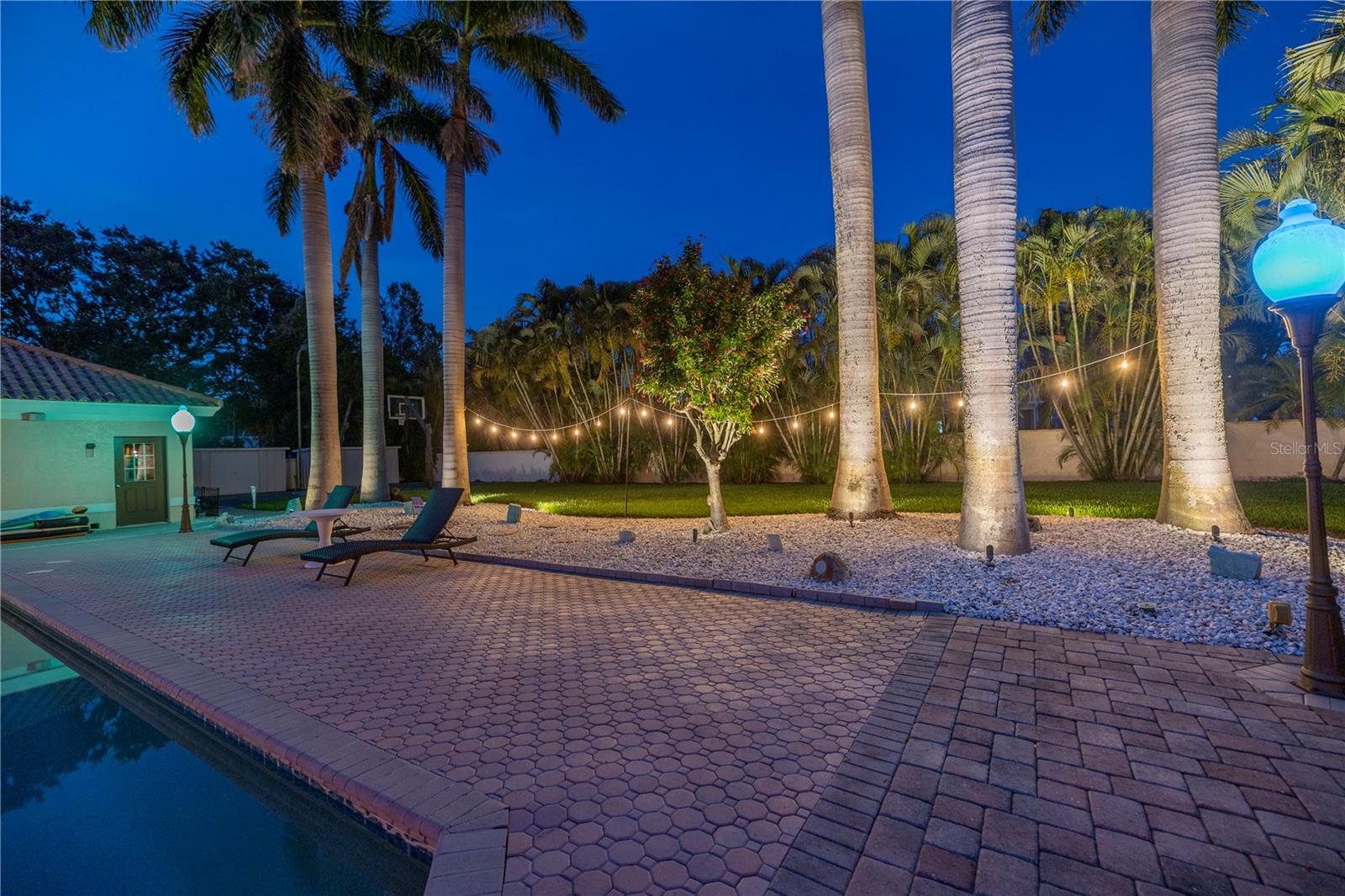 4930 SANDPIPER Ln ST PETERSBURG, FL 33711