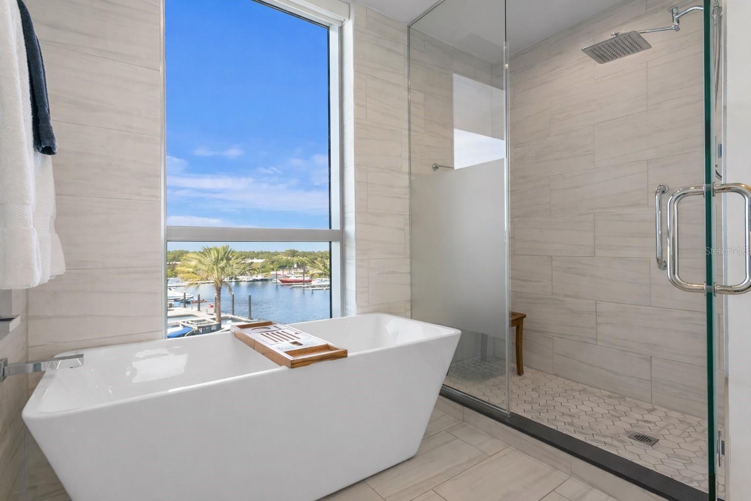 5142 MARINA Way TAMPA, FL 33611