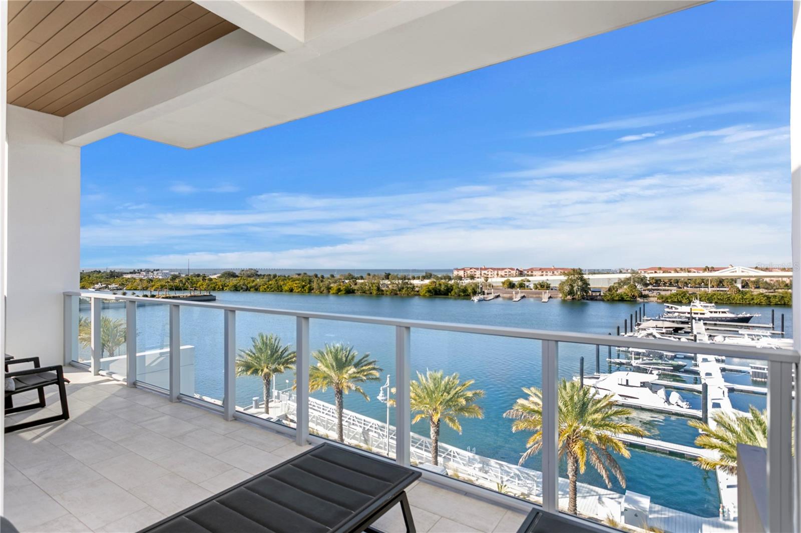 5142 MARINA Way TAMPA, FL 33611