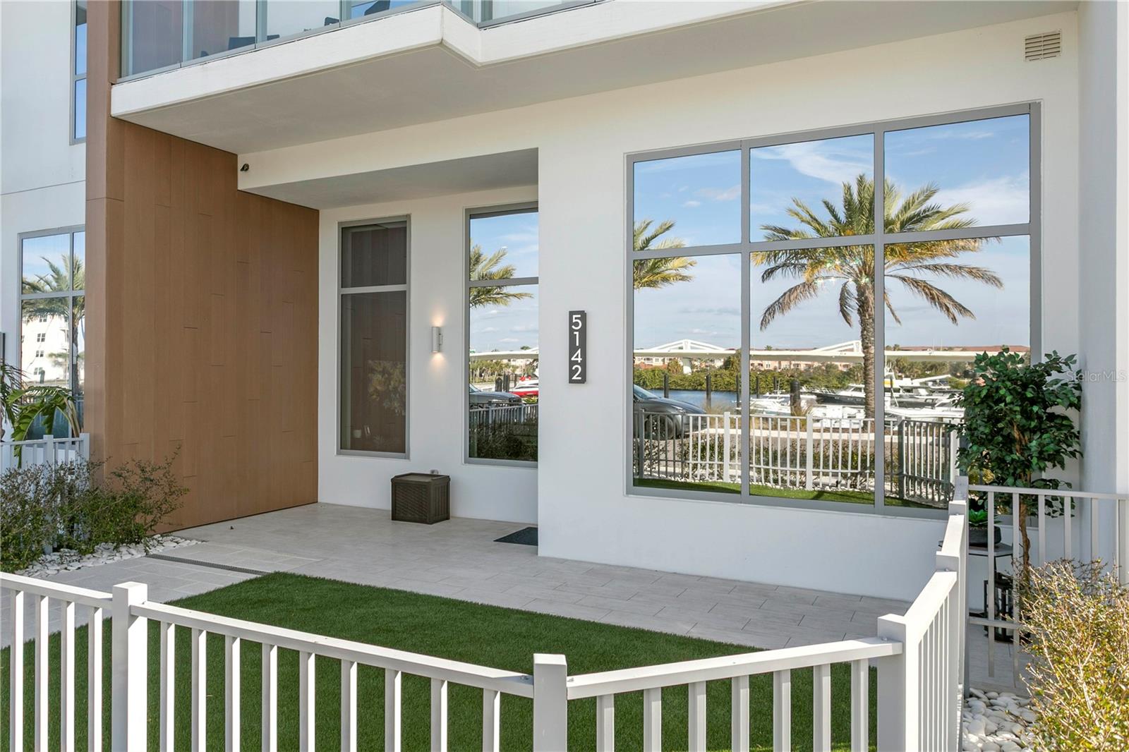 5142 MARINA Way TAMPA, FL 33611