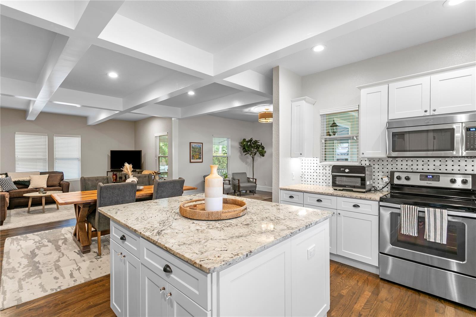 802 DARTMOOR St ST PETERSBURG, FL 33701