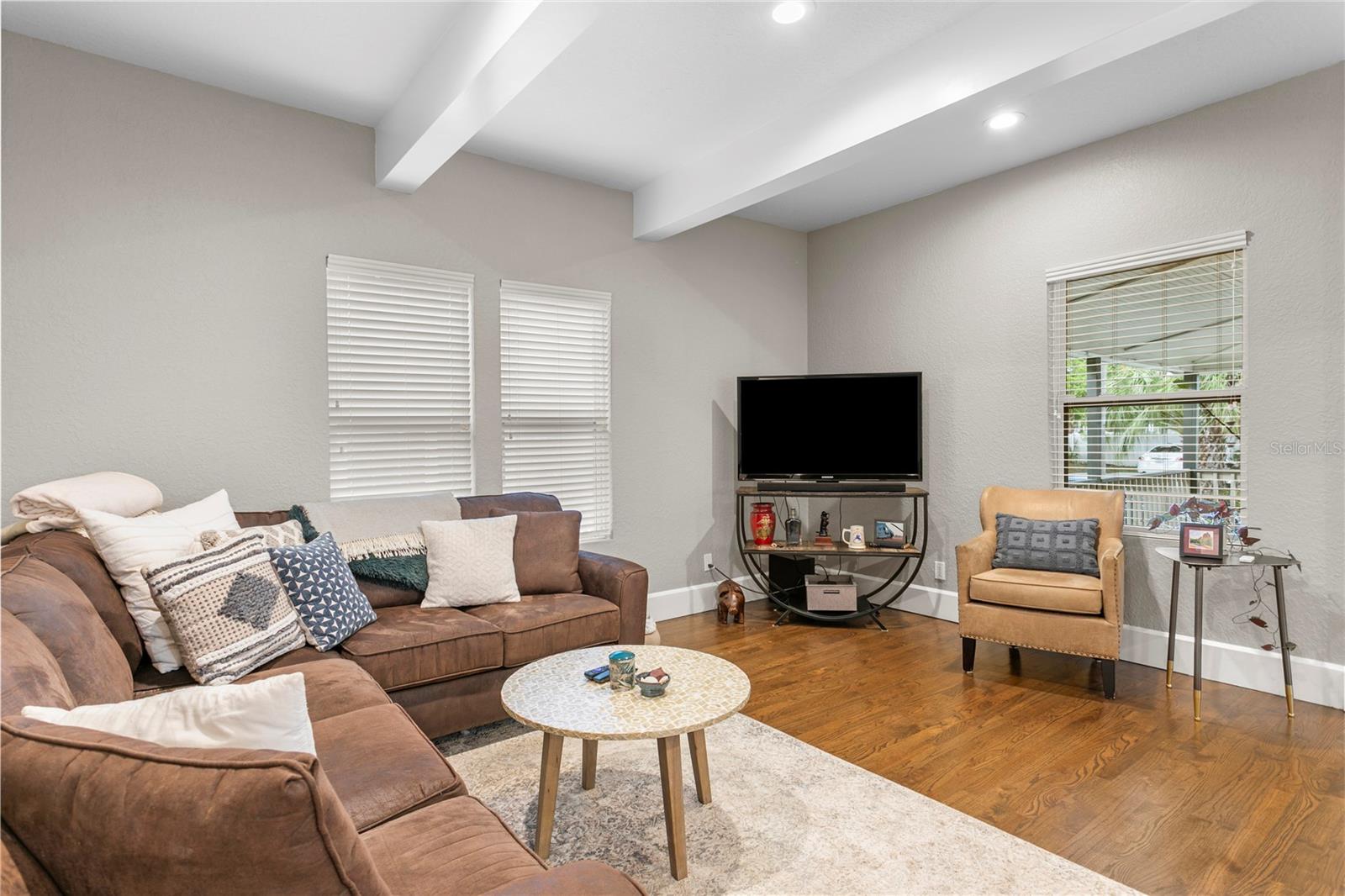 802 DARTMOOR St ST PETERSBURG, FL 33701