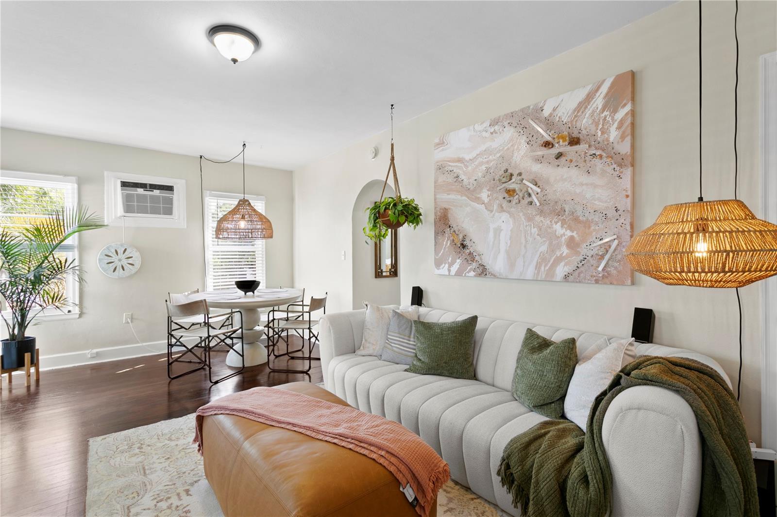 802 DARTMOOR St ST PETERSBURG, FL 33701