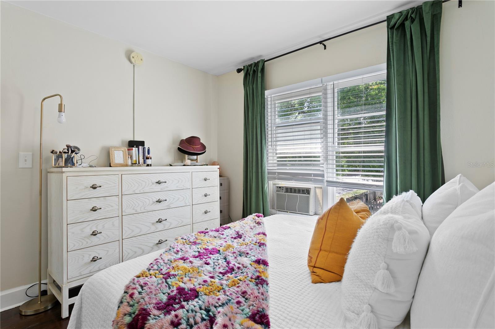 802 DARTMOOR St ST PETERSBURG, FL 33701