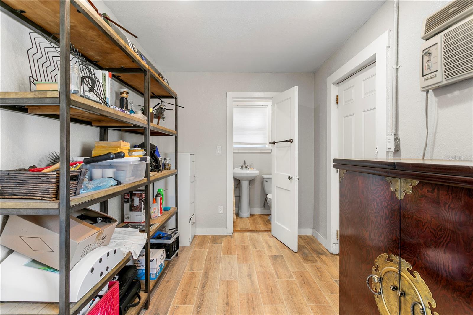 802 DARTMOOR St ST PETERSBURG, FL 33701