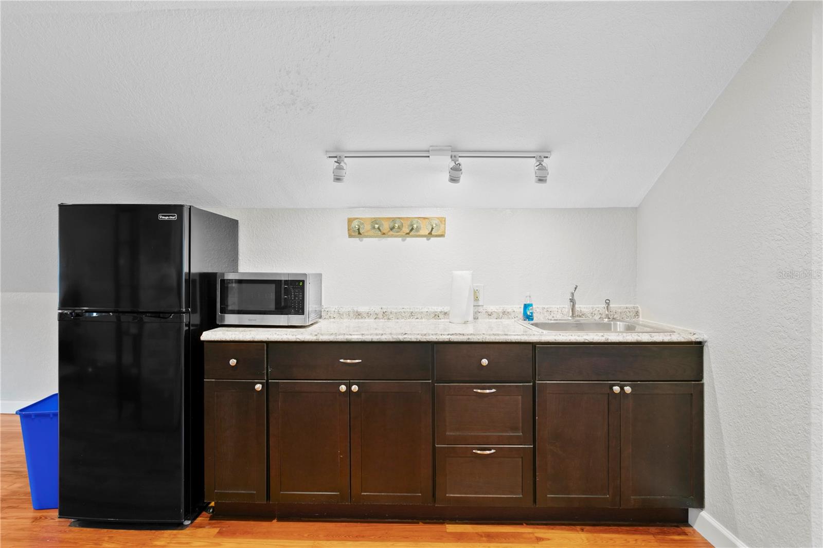 802 DARTMOOR St ST PETERSBURG, FL 33701