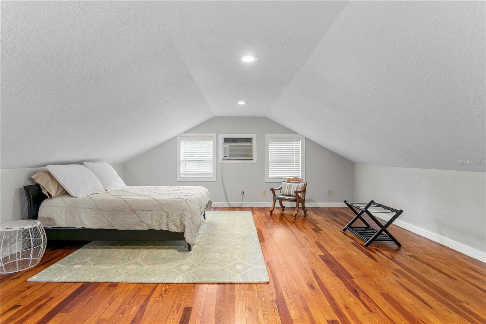 802 DARTMOOR St ST PETERSBURG, FL 33701