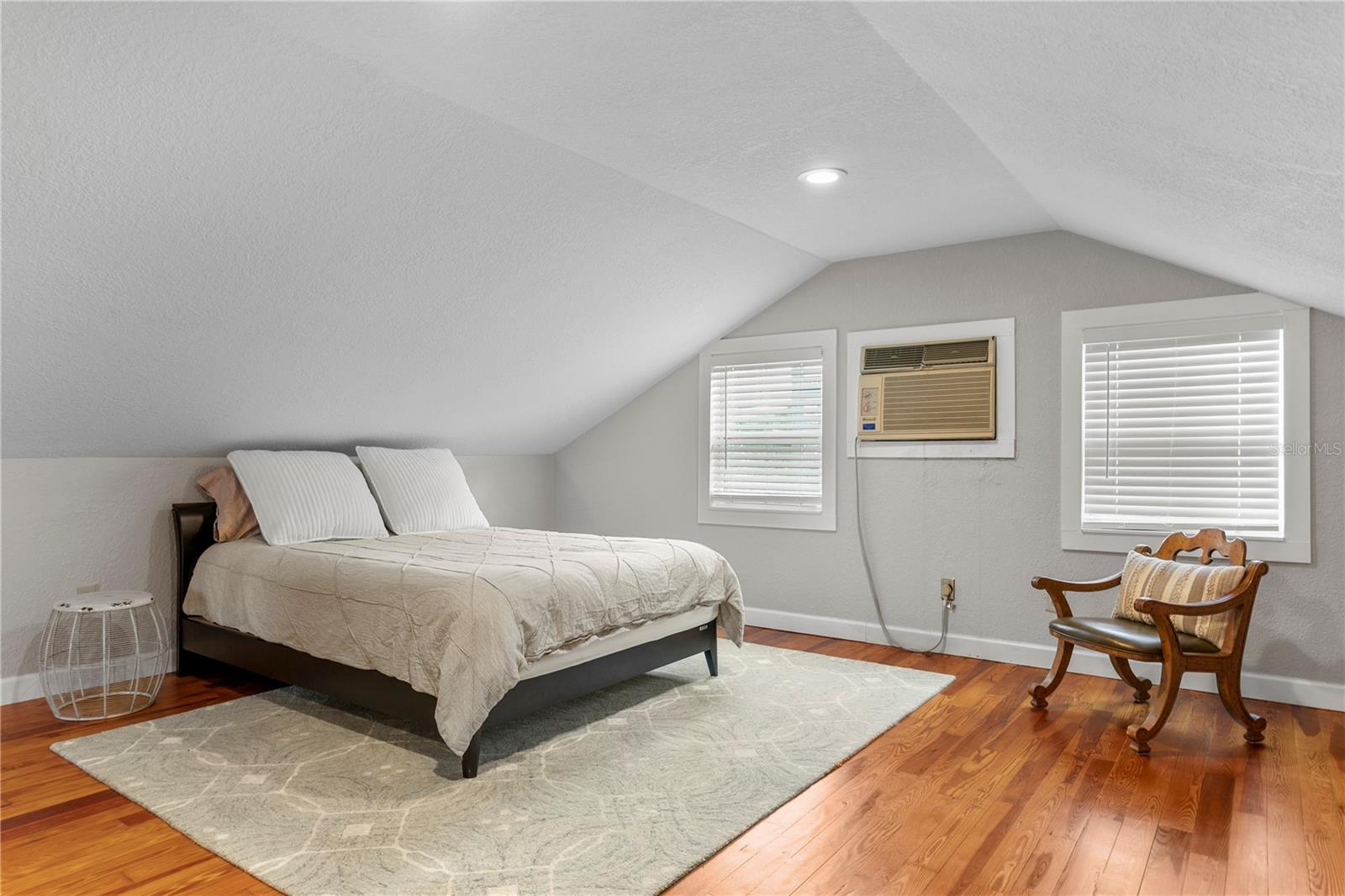 802 DARTMOOR St ST PETERSBURG, FL 33701