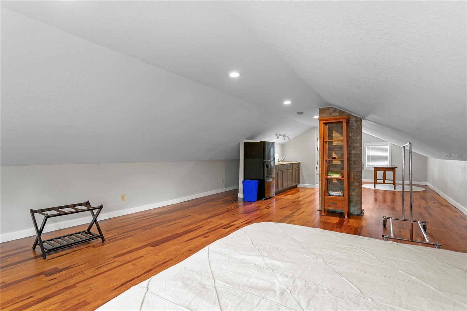 802 DARTMOOR St ST PETERSBURG, FL 33701