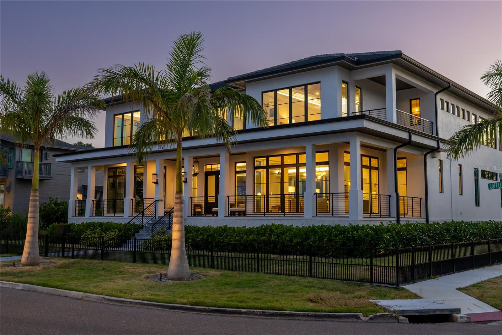 2926 COFFEE POT Blvd ST PETERSBURG, FL 33704
