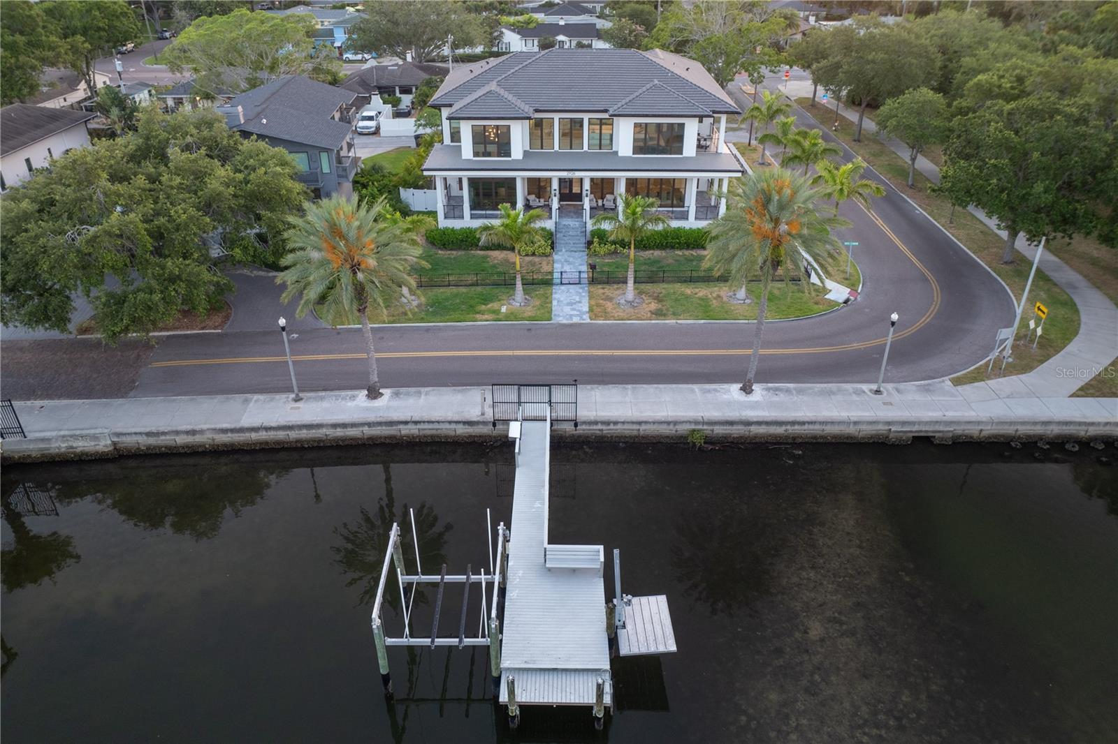 2926 COFFEE POT Blvd ST PETERSBURG, FL 33704